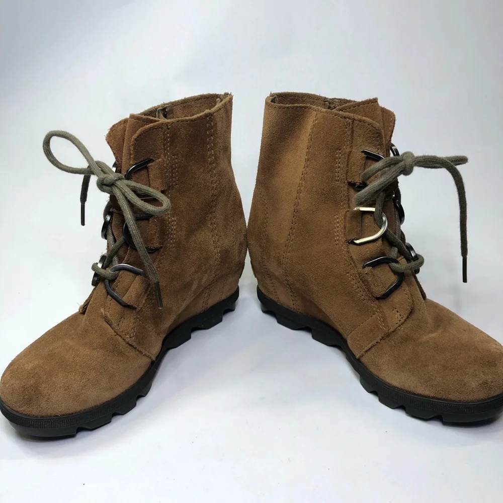Sorel Kids Youth Brown Suede Lace-Up Joan of Artic boots size 2